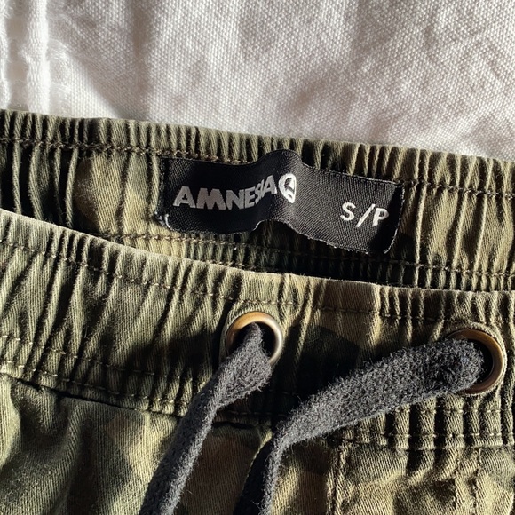 Amnesia camo cargo jogger pants - Picture 3 of 5